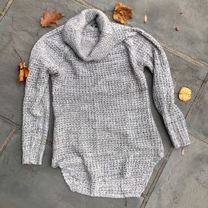 Basic knit cowl neck scalloped hem sweater.